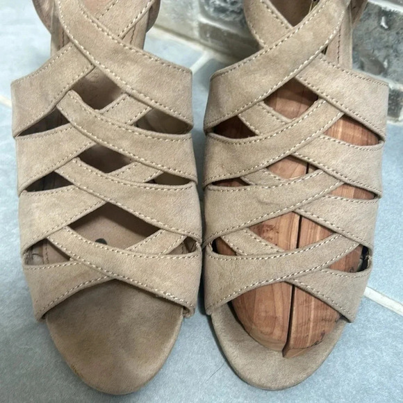 Sexy Ankle strap, 3 1/2 in heel. - Picture 3 of 11